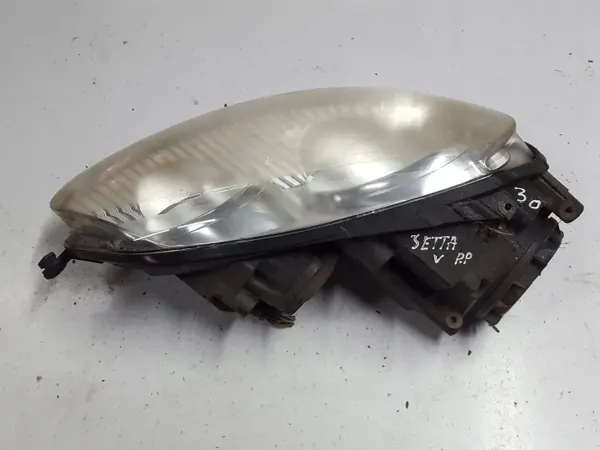 OEM 1K6941006Q Oikea etuvalo VW Jetta V:lle image 4