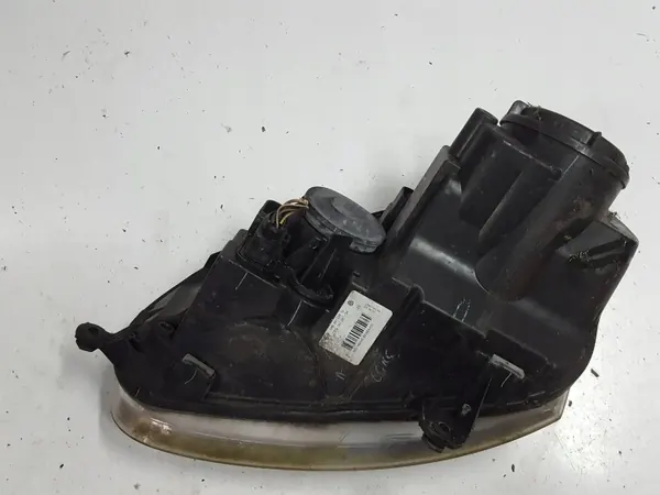 OEM 1K6941006Q Oikea etuvalo VW Jetta V:lle image 5