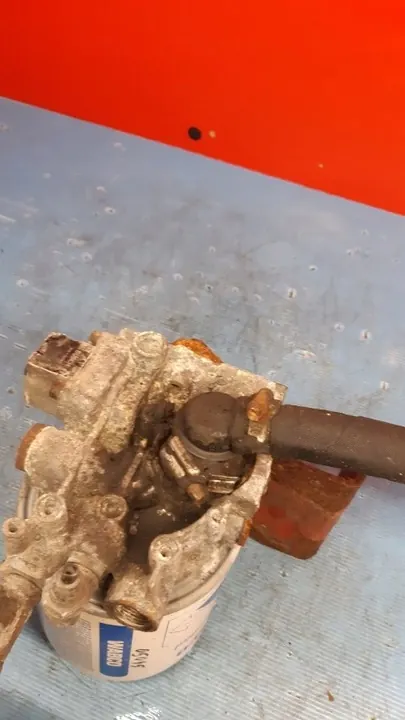 Vanne de dessiccateur d'air Iveco Eurocargo I 1996 image 3