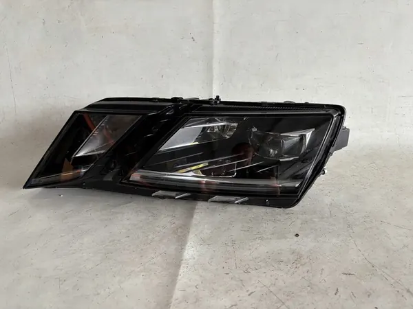 Skoda Octavia III 2017-2020 Farol dianteiro esquerdo, FULL LED image 2