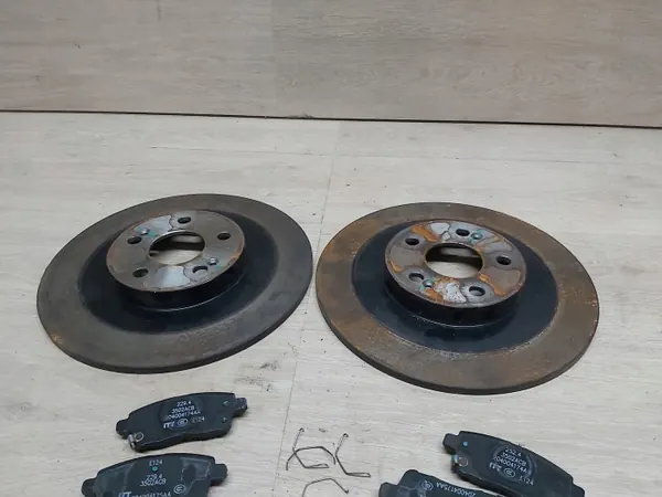 Jogo discos e pastilhas travão traseiro OEM 204006455AA image 3