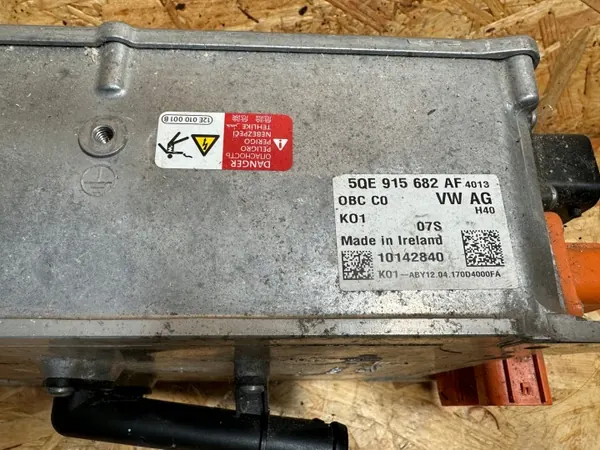 Chargeur batterie OEM 5QE915682AF pour VW AUDI A3 GOLF image 9
