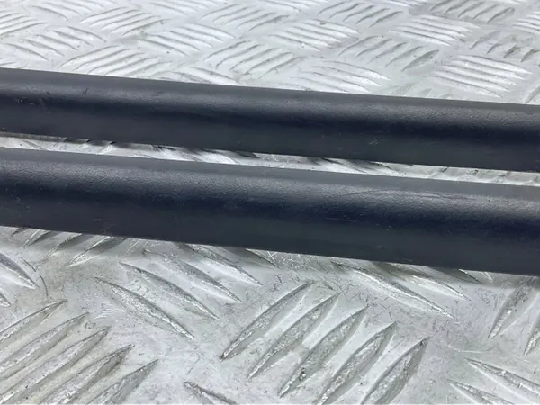Junta de para-brisa esquerda Skoda Karoq 2019 OEM 57A854327A image 4