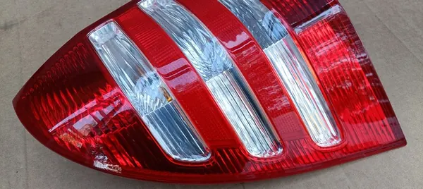 Linker Achterlicht Mercedes C-Klasse W203 Kombi Lift image 4