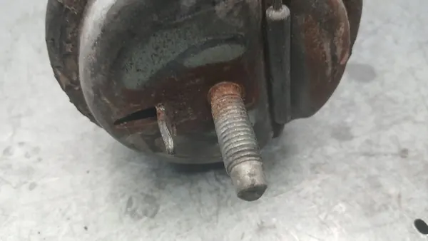 2005 Volvo V70 Engine Mount 13540 image 4