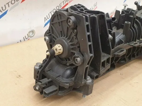 Colector de admisión usado OEM 8513653 para BMW 2 Gran Tourer image 5