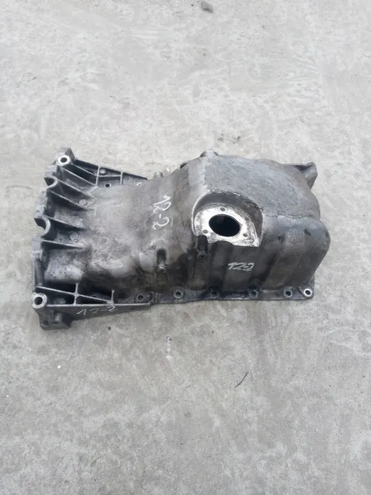 Oljetank Audi A4 B6 B7 1.8 T BFB image 3