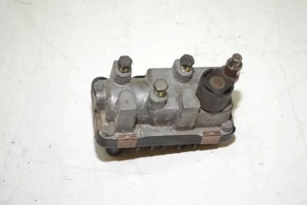 Actuador Turbo BMW OEM 6NW009660 para 2.0D N47 image 3