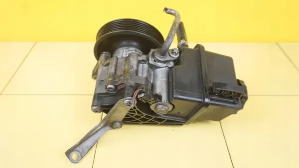 Servostyrningspump MERCEDES E W212 CLS 2.2 CDI A0064664701 image 2