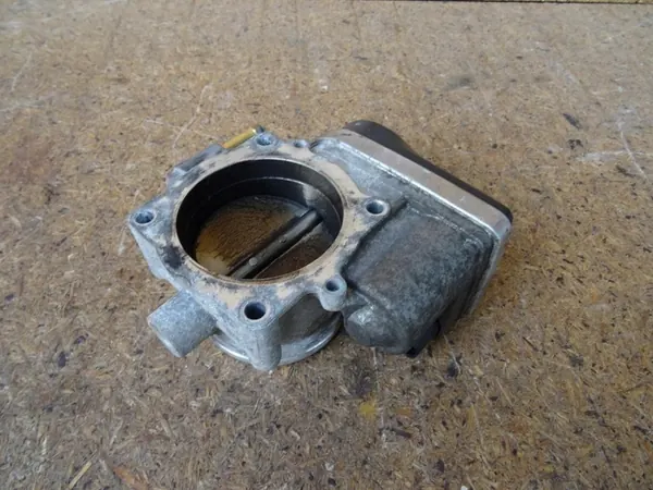 Corpo de aceleração AUDI A3 8P GOLF V R32 022133062AA image 3