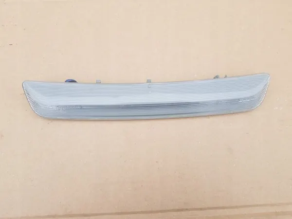 Terceira Luz de Freio Toyota Avensis T27 2009-2018 image 1