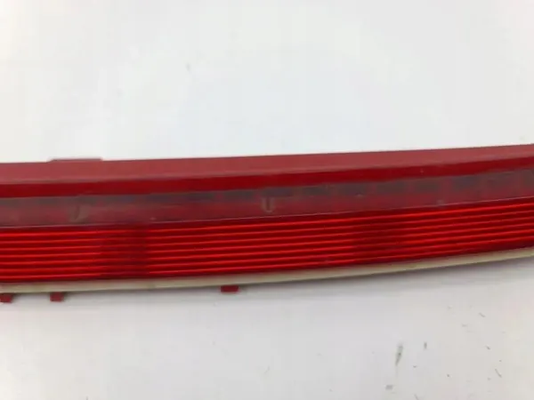 Luz stop adicional VW 5G6945087A - Usado image 6