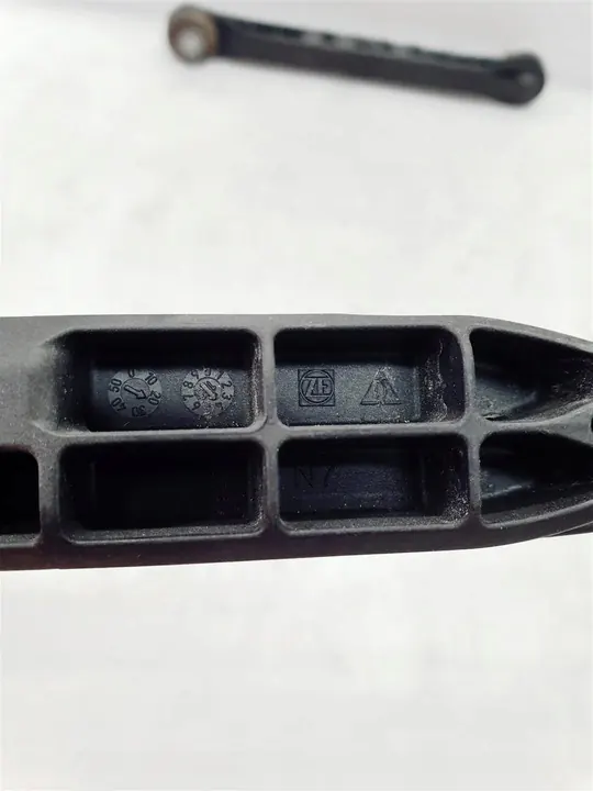 SEAT IBIZA V 6F0 VW POLO 2G Collegamento Stabilizzatore 2Q0411315 image 5