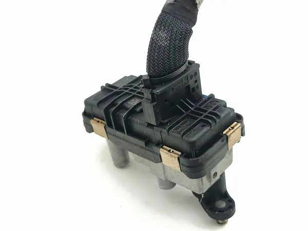 Jaguar F-Pace 2017 Atuador de turbocompressor G4D39137 image 3