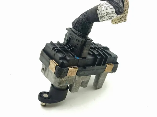 Jaguar F-Pace 2017 Atuador de turbocompressor G4D39137 image 5