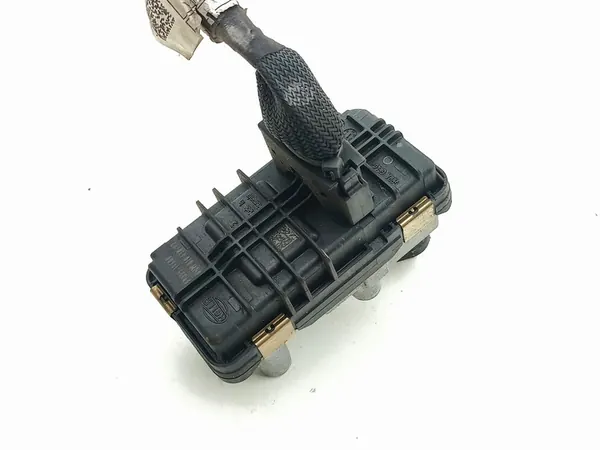 Jaguar F-Pace 2017 Atuador de turbocompressor G4D39137 image 6