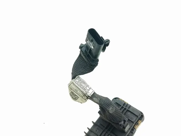 Jaguar F-Pace 2017 Atuador de turbocompressor G4D39137 image 7