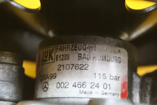 Bomba de direção assistida Mercedes W209 W203 CLK 3.2 V6 0024662401 image 7