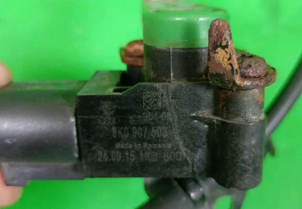 Sensor de nível do farol dianteiro direito Audi A5 8T image 4