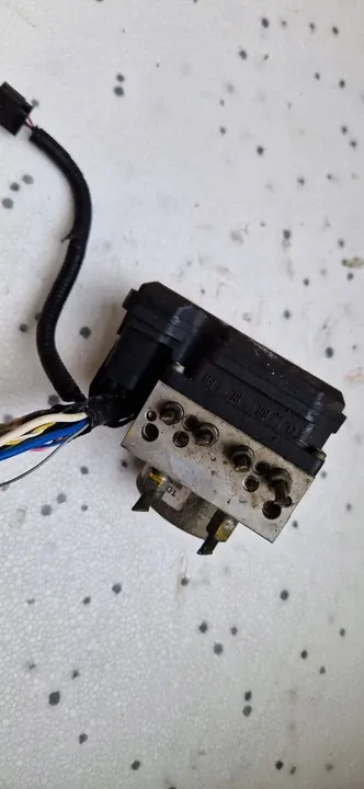 Pompe ABS Nissan Juke F15 OEM 47660KC01B image 2