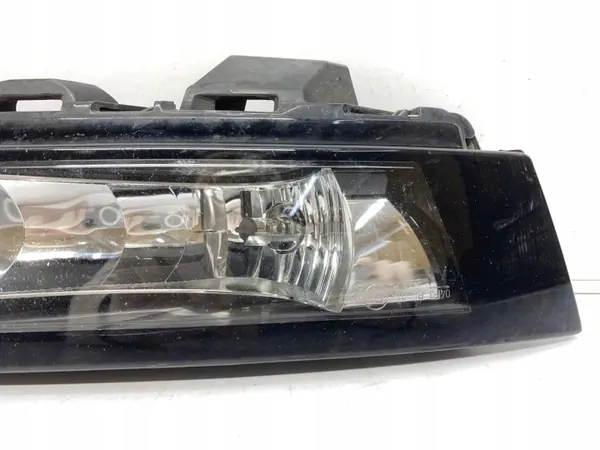 Skoda Rapid rechter Frontstoßstangen-Nebelscheinwerfer OEM 5JA941700D image 4