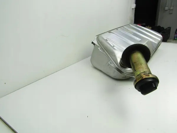 Réservoir de carburant MERCEDES E W210 image 4