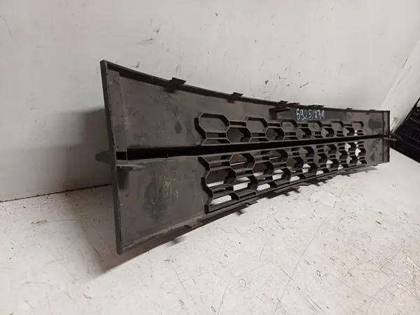 Griglia paraurti anteriore SKODA OCTAVIA 3 III LIFT 5E0853677L image 7