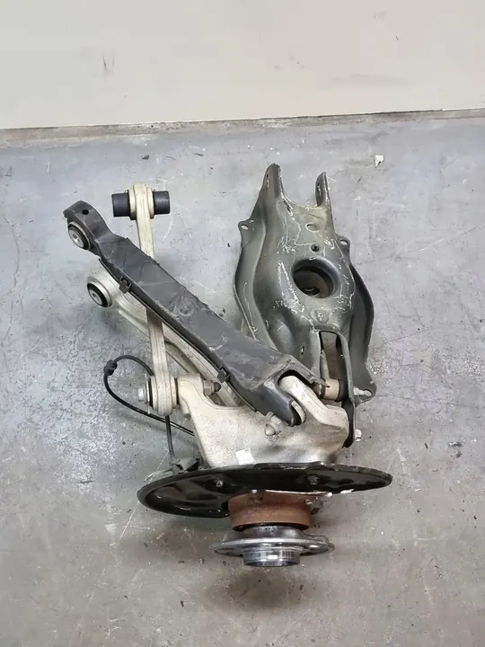 MERCEDES W238 COUPE MOZZO POSTERIORE DESTRO image 3