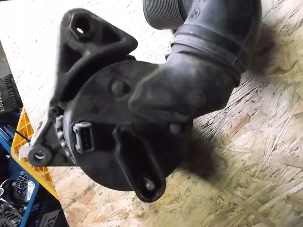 BMW Z3 E36 Vaihtovirtageneraattori 80A OEM 1740624 image 2