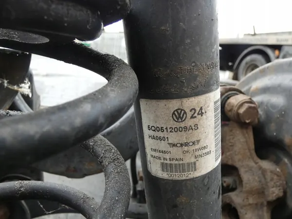 VW GOLF VII 7 5G0 LIFT KOMBI Trave di Sospensione Posteriore image 10