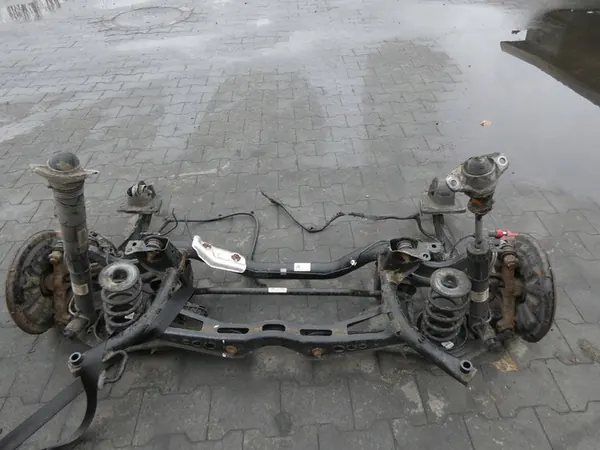 VW GOLF VII 7 5G0 LIFT KOMBI Trave di Sospensione Posteriore image 3