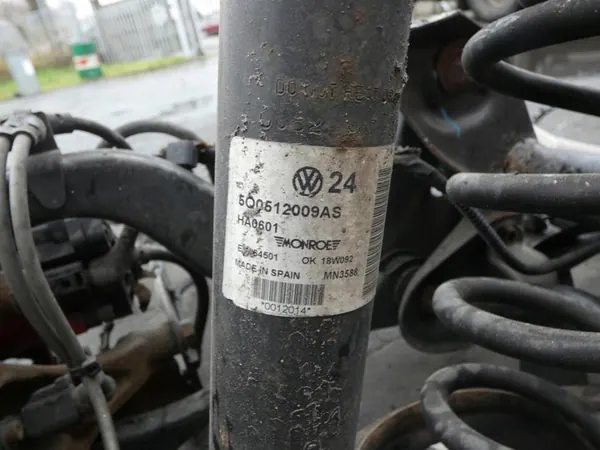 VW GOLF VII 7 5G0 LIFT KOMBI Trave di Sospensione Posteriore image 9