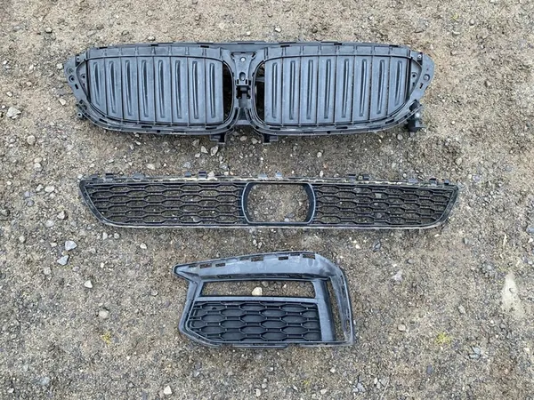 Griglia centrale paraurti BMW 5 G30 OEM 51118064931 image 2