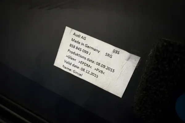 Begagnad Audi OE framruta OEM 8S8845099J image 9