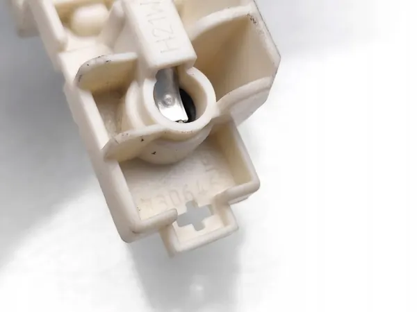 OEM 13306462 Takavalolamppupohja oikea Vauxhall Astra image 7
