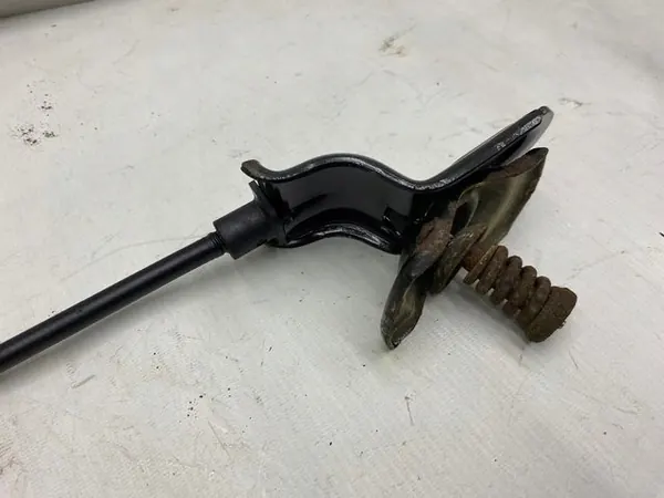 Mercedes-Benz Vito Reserverad-Winde OEM A6394000334 image 3