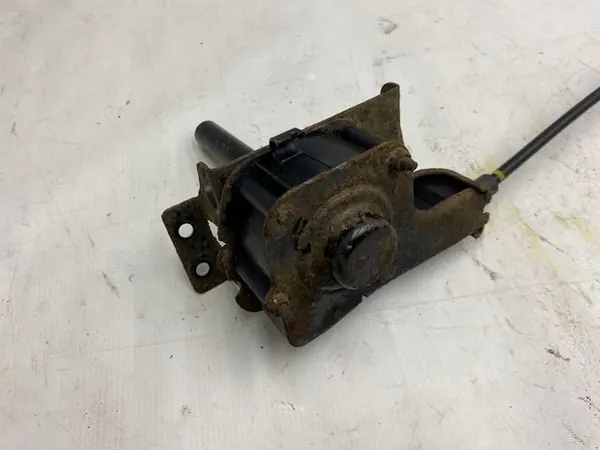 Mercedes-Benz Vito Reserverad-Winde OEM A6394000334 image 4