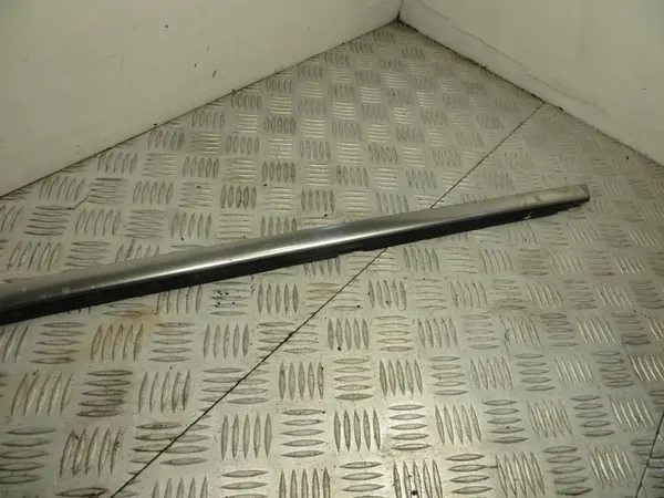 OEM DLL938 Kia Sportage V Moldura Ventana Exterior Trasera Derecha image 3
