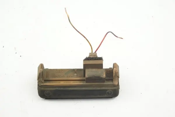 Microinterruptor porta-malas direito OEM 8D0827566A Audi A4 B5 image 5