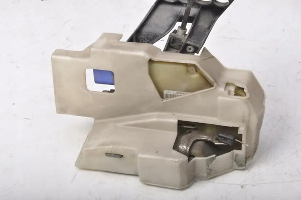 Dörrlås Vänster Bak Porsche Cayenne 7L0839015A image 3