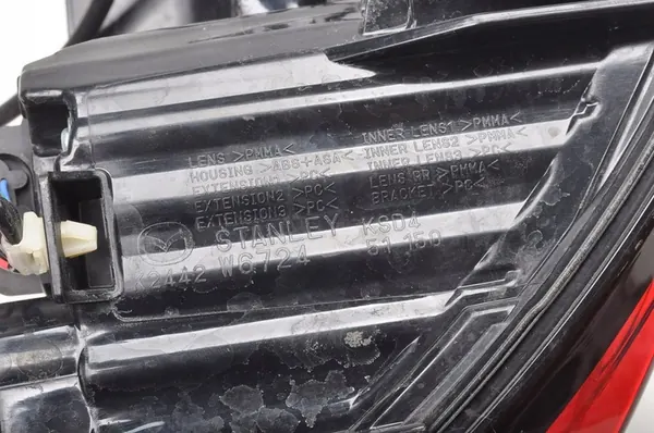 Lámpara trasera derecha Mazda MX-30 KSD451150 image 5