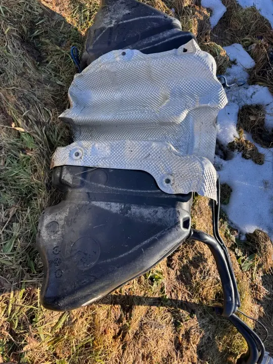 Brandstoftank OEM A2054707901 voor Mercedes W205 C63s AMG image 4