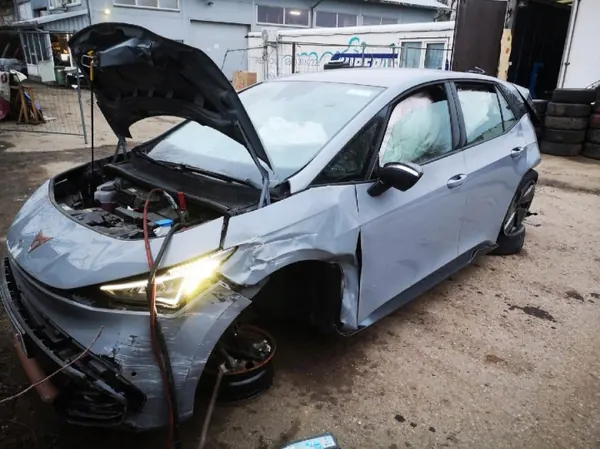 Cerradura puerta trasera derecha Cupra Born OEM 10a845214g image 6