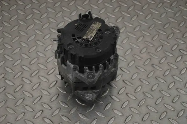 Mercedes-Benz AMG GT R190 C190 2015 Vaihtovirtageneraattori A0009061805 image 4