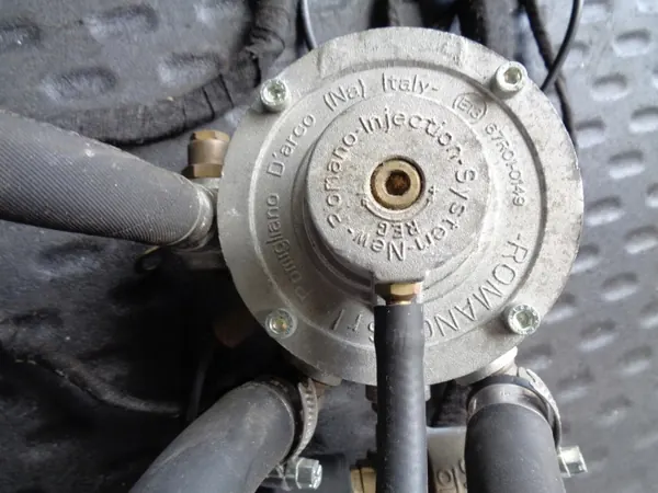 Kit LPG V8 d'occasion OEM INSTALACJA GAZOWA V8 image 6