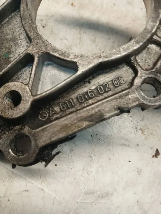 Mercedes-Benz moottoriosa OEM A6110160205 image 3