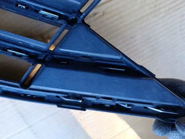 Grille de pare-chocs avant VW Passat B8 OEM 3G0853653K image 6