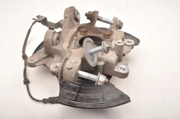 Maserati Ghibli III höger bak svänghjul OEM 386071 image 8