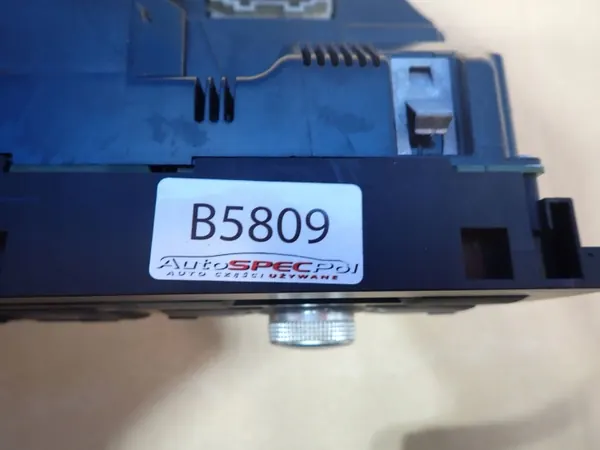 Audi A6 C6 ilmastointipaneeli OEM 4F2820043T - Käytetty image 6