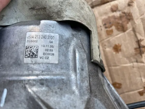 MERCEDES W213 W257 3.0 CDI Soporte Motor A2132405100 image 2